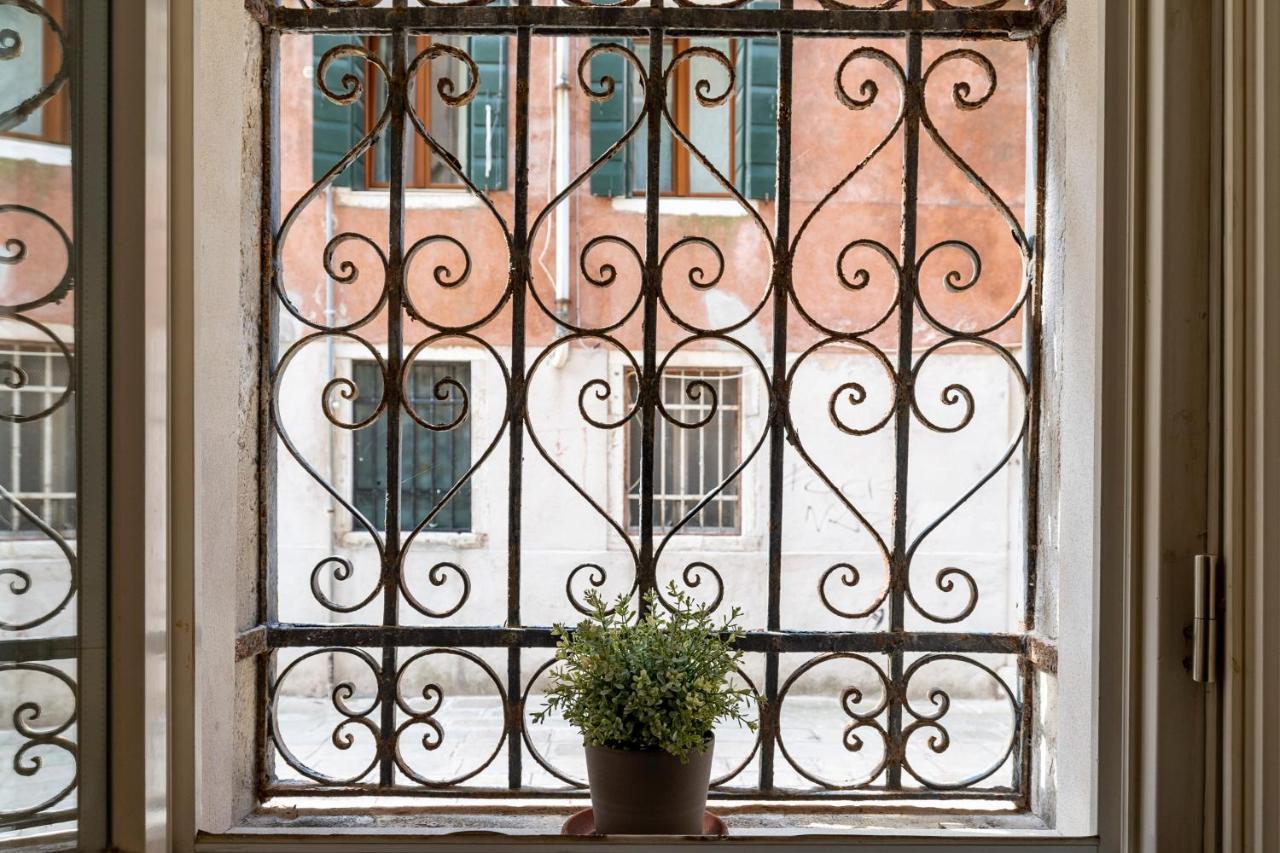 San Giacomo Pied-A-Terre House By Wonderful Italy Венеция Екстериор снимка